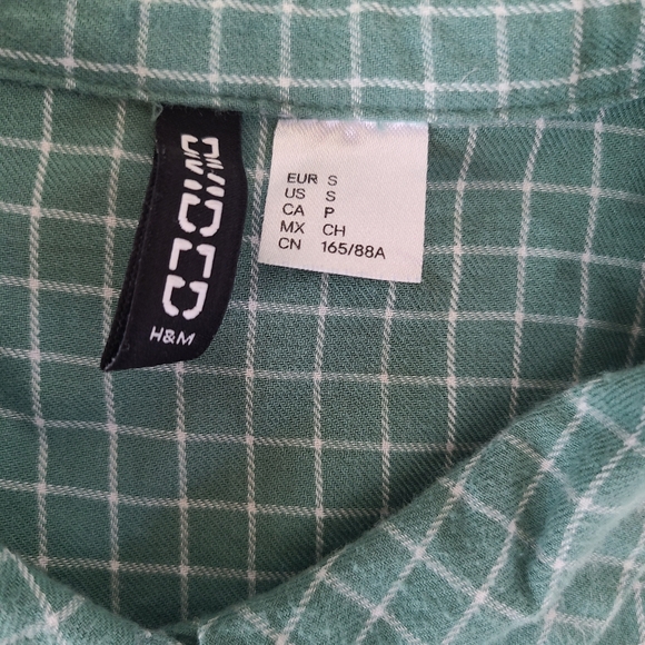 Super Cropped Button Green Plaid Shirt - Picture 3 of 3